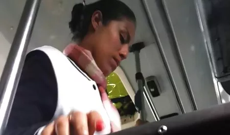 Ashley Taylor phim sẽ nhat ban hay trên cỏ.