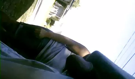 Lolla nồng nhiệt chạm vào âm phim sex nhật bản mới 2018 đạo của cô.