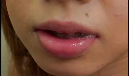 Mẹ ở trong phòng tắm chịch gái nhật bản