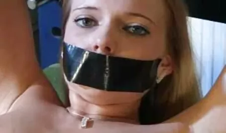 Rebecca phim set nhat khong che bailey.